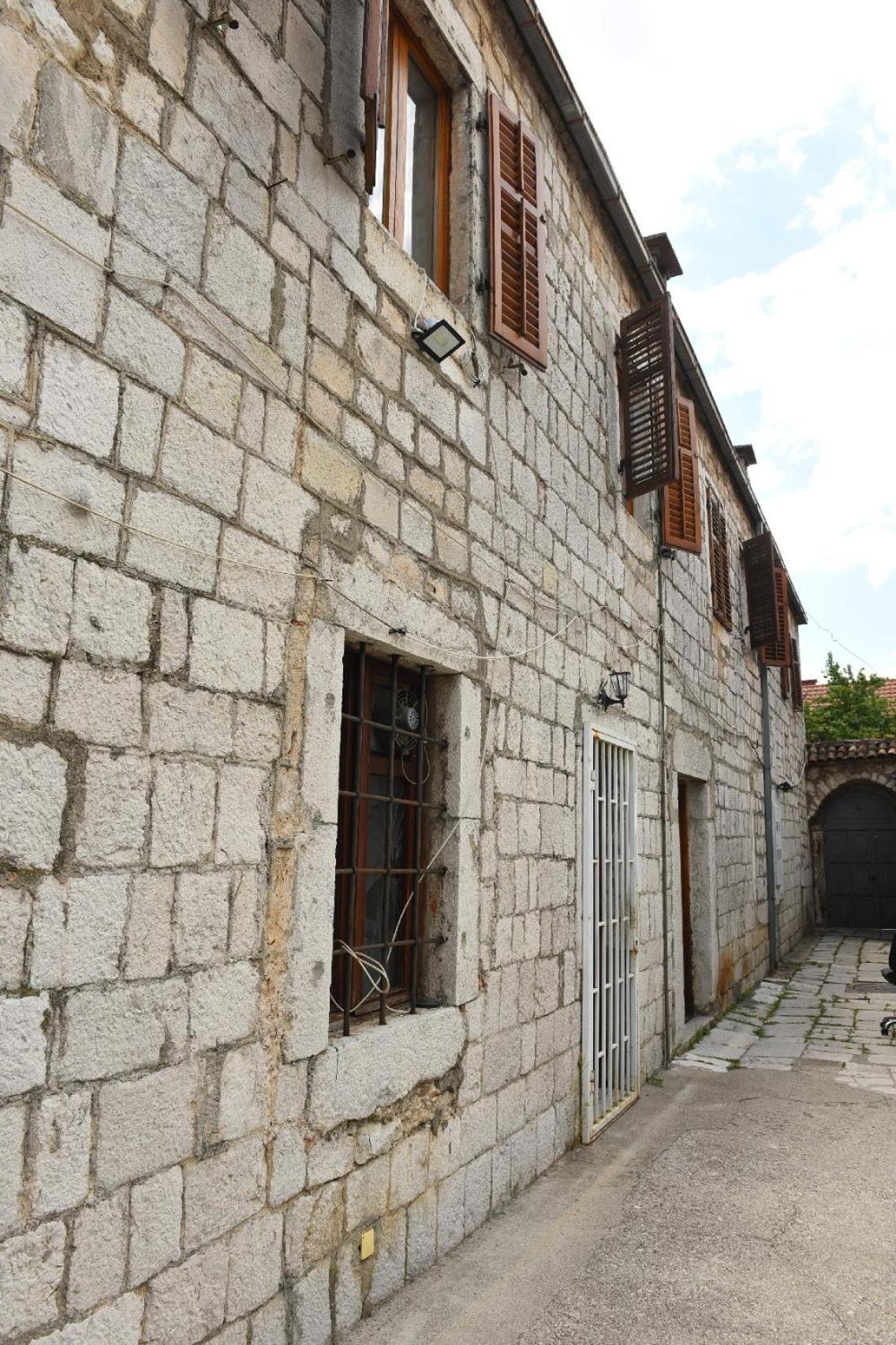 Apartment Old House Bozovic *