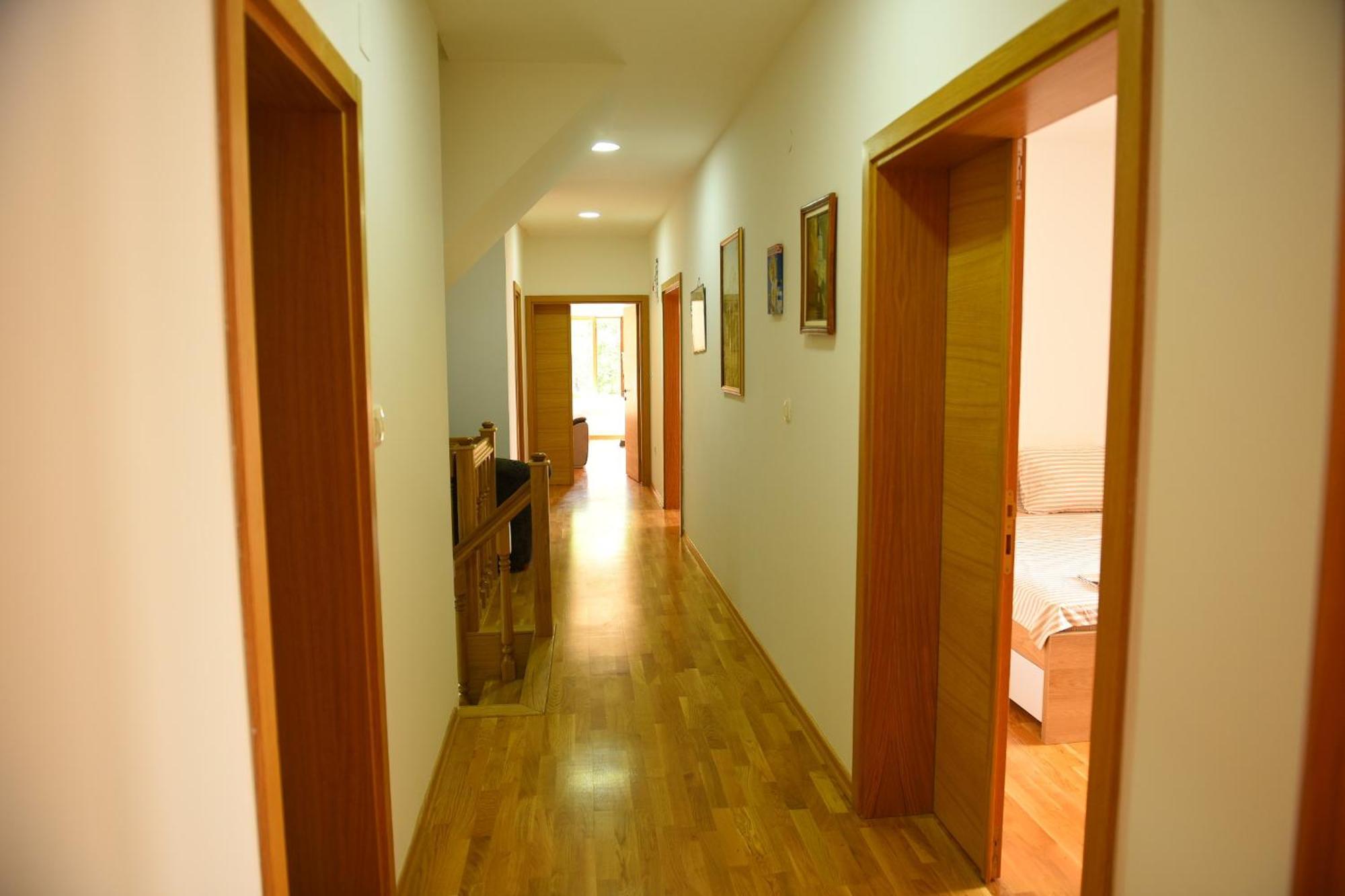 Apartment Old House Bozovic