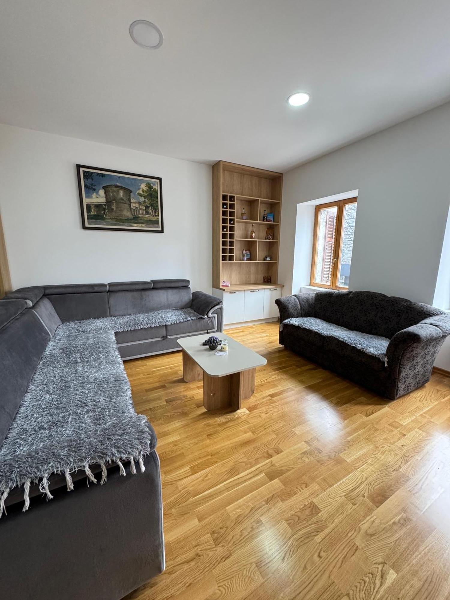 Old House Bozovic Apartment